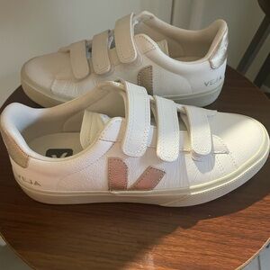 Veja Recife Logo Sneaker